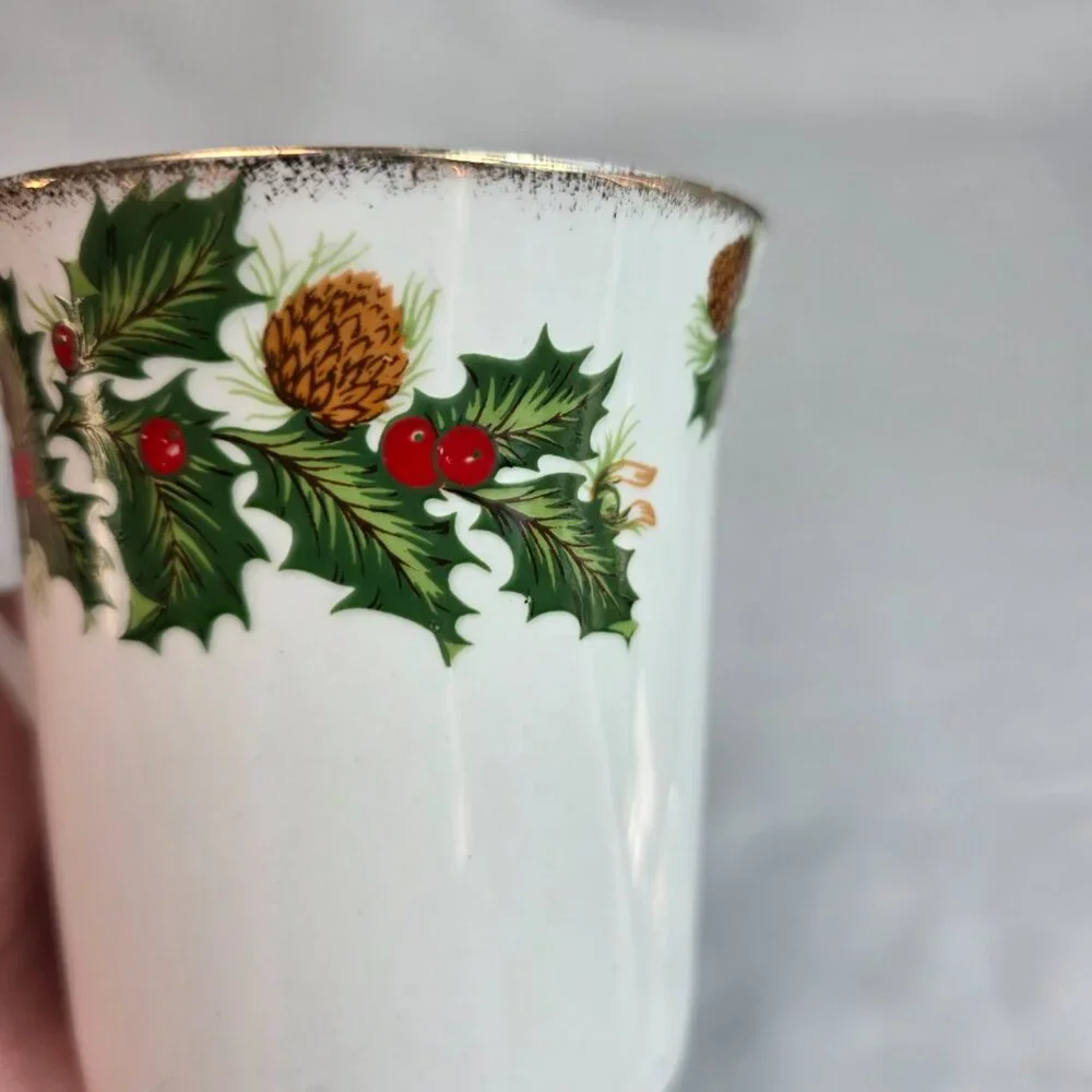 Rosina China Queens Yuletide Scalloped Dinner Plate White with Green & Red Holly
